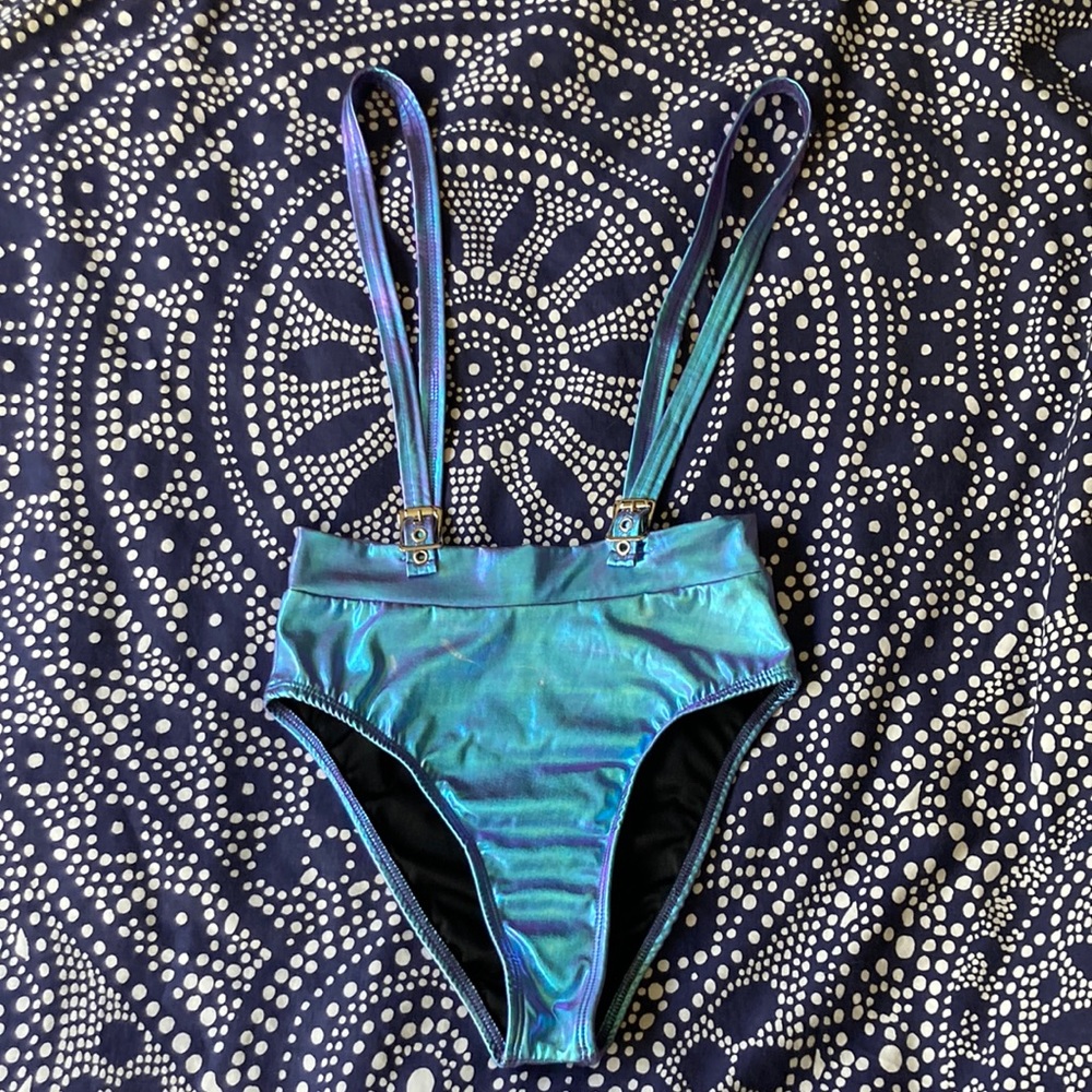 Shiny high waist suspender bottoms. Perfect for raves/festivals.